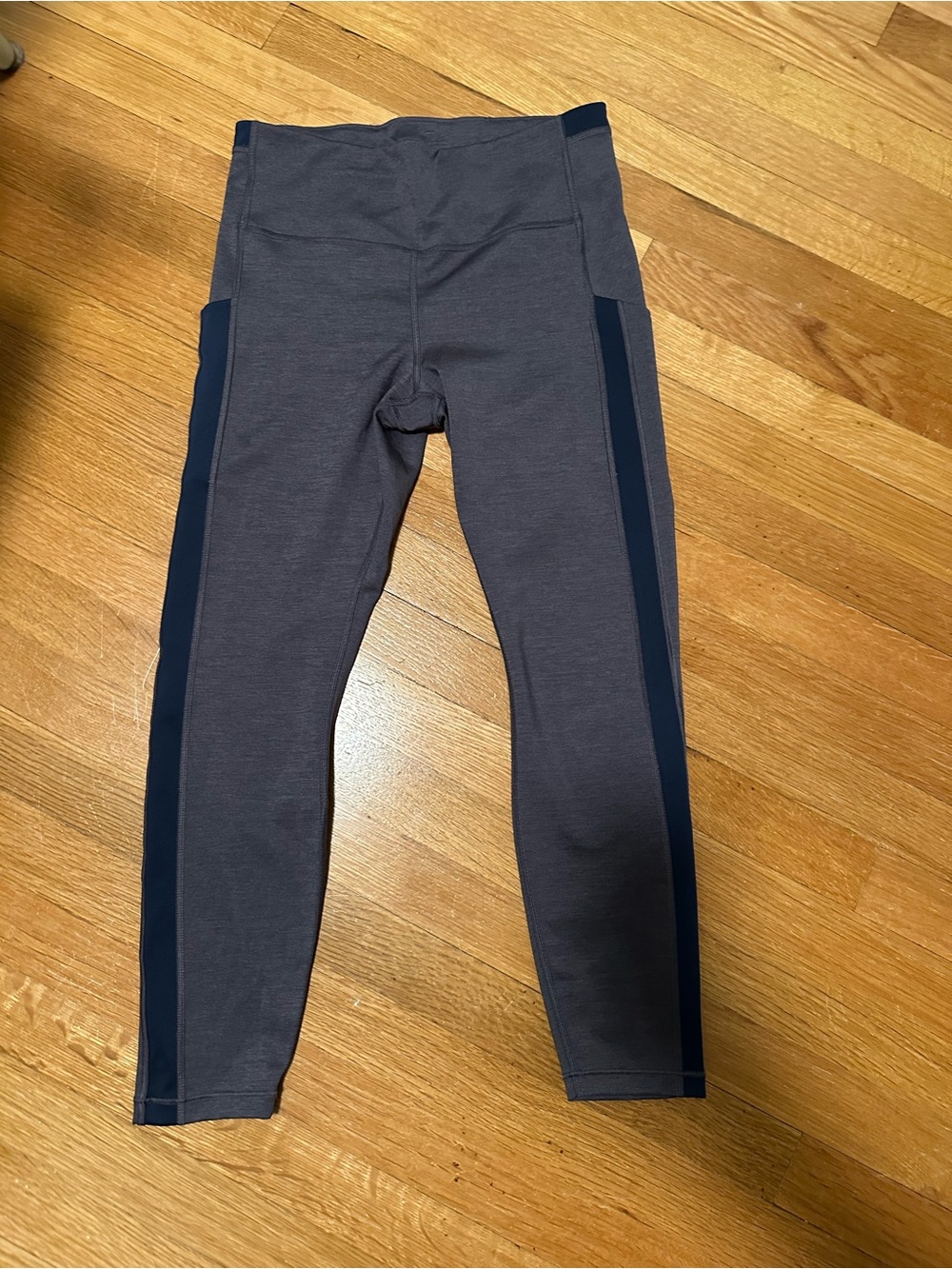 Athleta Ultimate Stash Pocket 7/8 Heather Blue Gray with Blue Stripe Medium.
